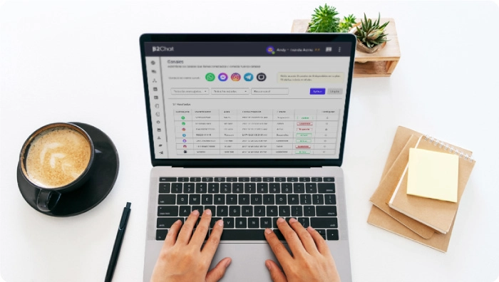 Computador con la consola de B2Chat en pantalla